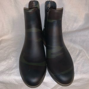 J. Crew Matte Chelsea Rain Boots (Size 7)